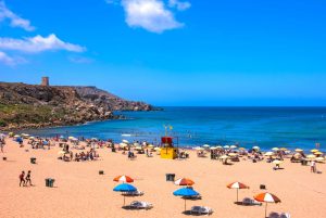 discover malta in june: enjoy warm weather, sunny beaches, and helpful tips for an unforgettable summer vacation.